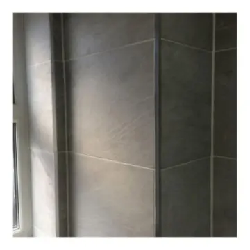 Angulo Tiles Unipanm 16mmx2.5m Negro Mate