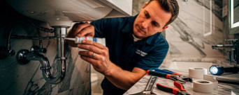 Qué hace un plomero