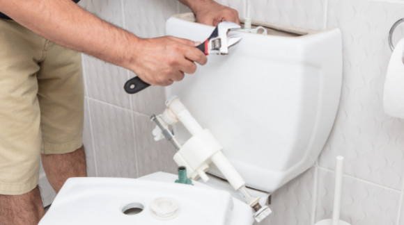 ¿Cómo se instala un inodoro?
