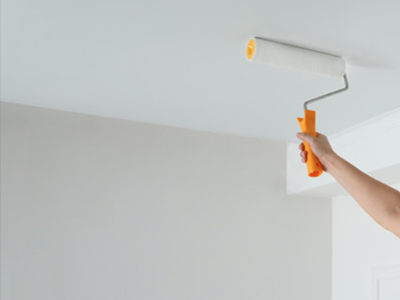 Técnicas específicas para pintar techos: consejos y trucos